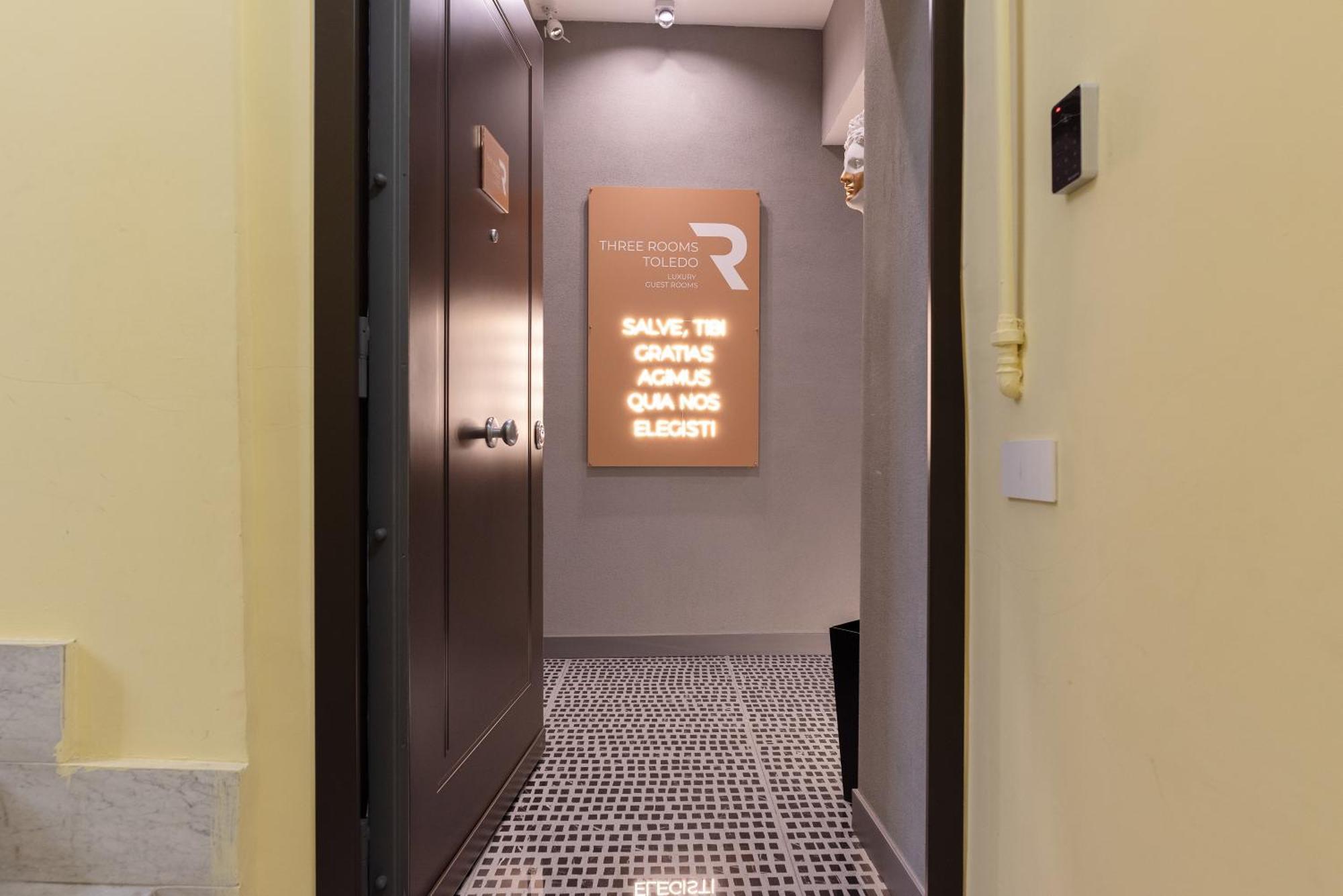 Three Rooms Toledo Napoli Bagian luar foto